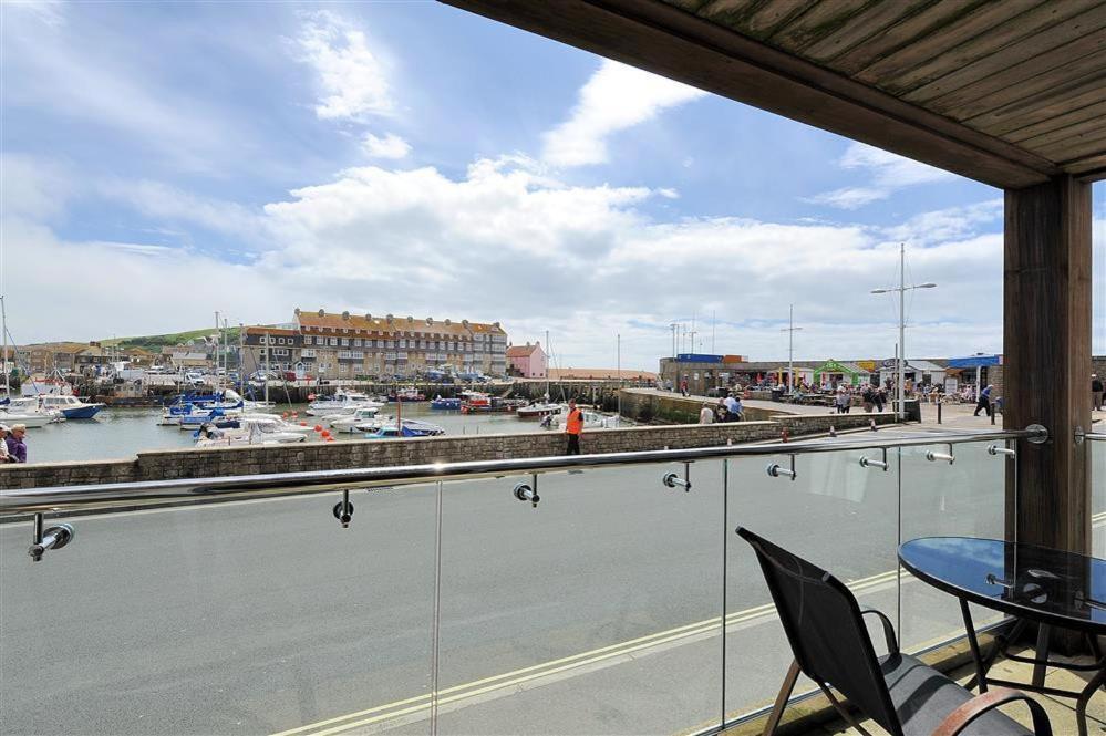 Апартаменты Harbour View Вест-Бэй Экстерьер фото
